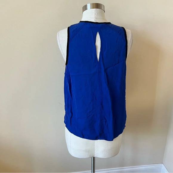 ALC B Blue Silk Keyhole Neck Sleeveless Top 17907 - Picture 3 of 9